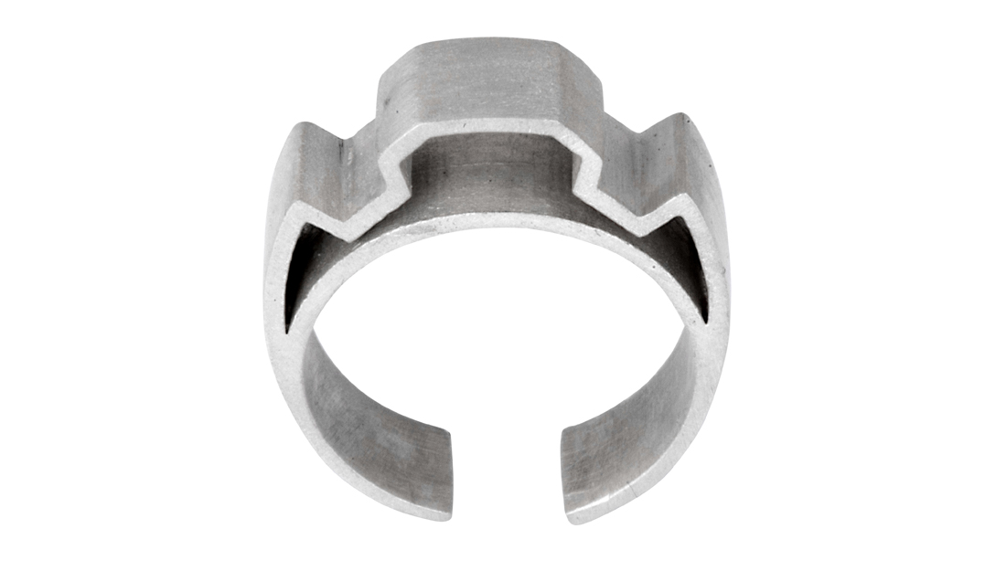 Shelanu Interlocking Stories ring in silver. Simple and geometric in design.