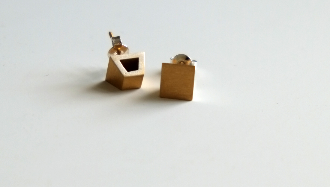 Shelanu Interlocking Stories earrings in gold. Simple in design.